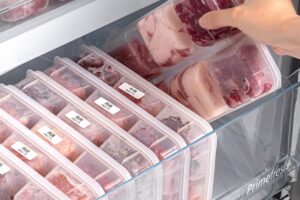 Refrigerar carne do jeito certo.